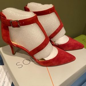 Sole society Woman’s red suede dress shoe size 6 1/2. New in box.